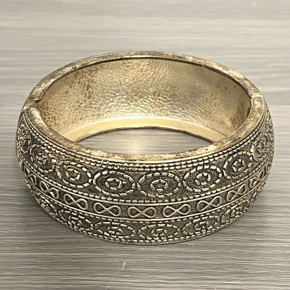 Vintage Silver Hinged Bangle Bracelet with Infinity and Oval Design , Boho - Picture 2 of 7